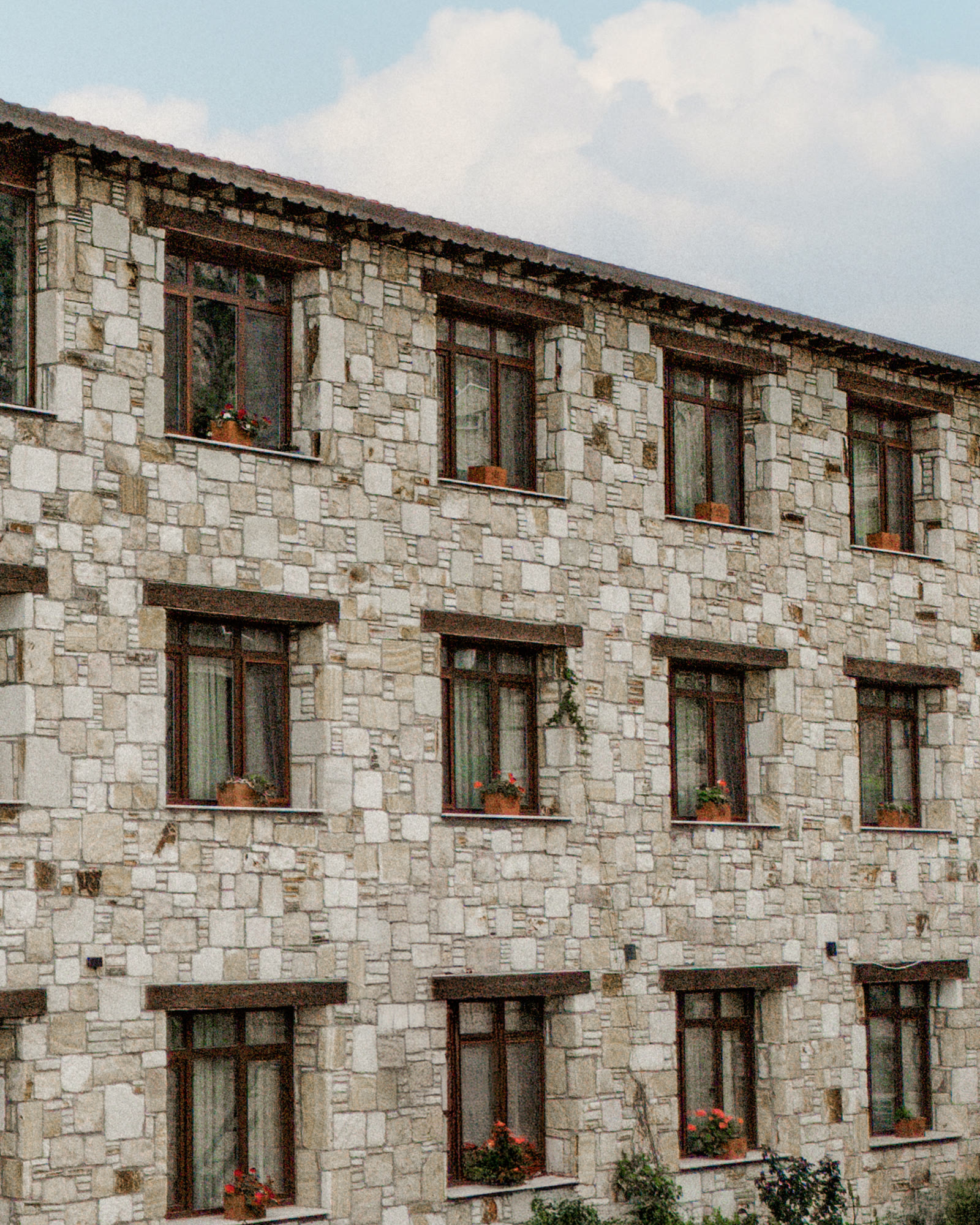 Taş Cephe